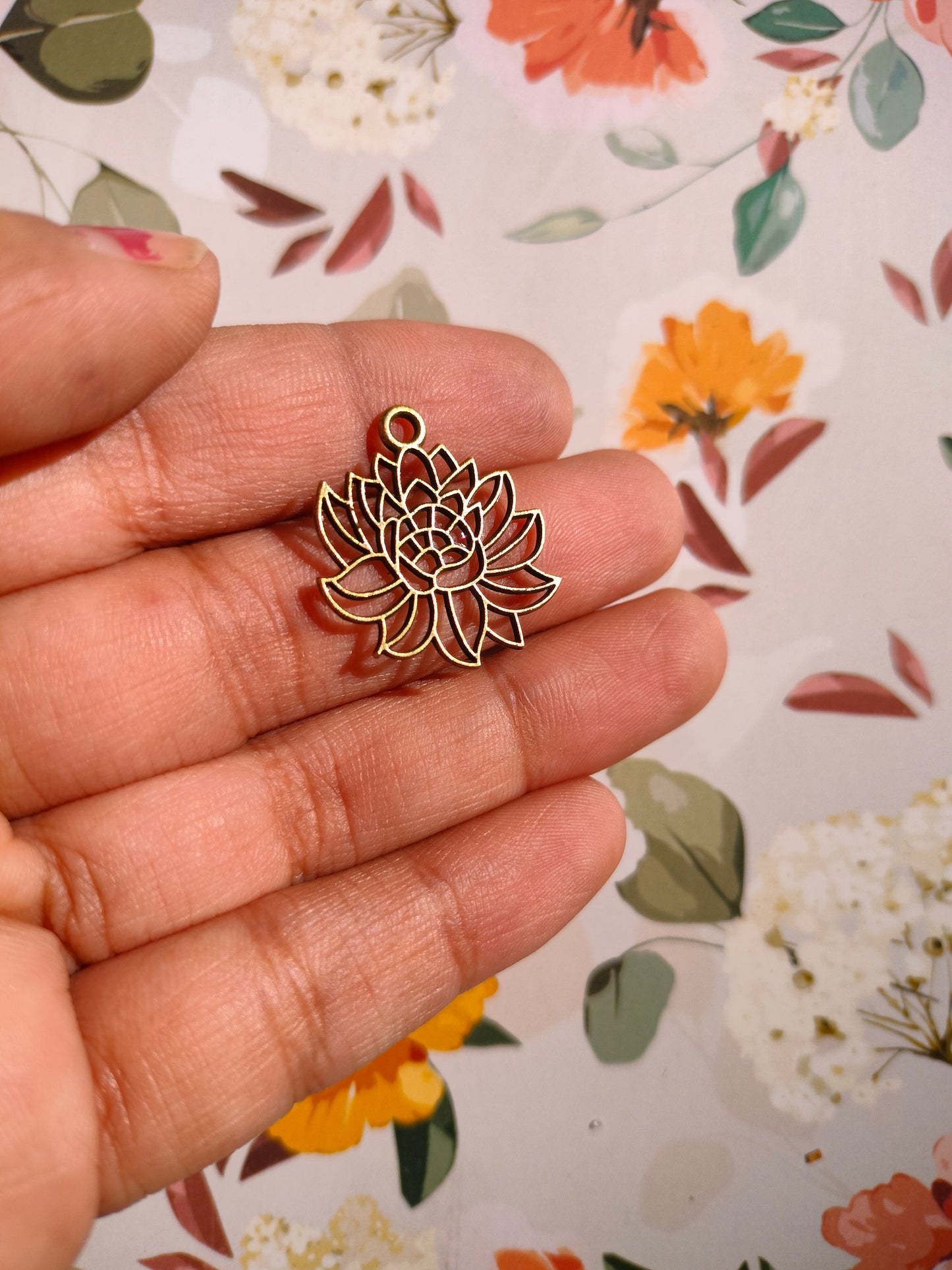 Chrysanthemum Bezel | 22*22 mm |Pendant Charm| Resin Alloy Jewelry Making