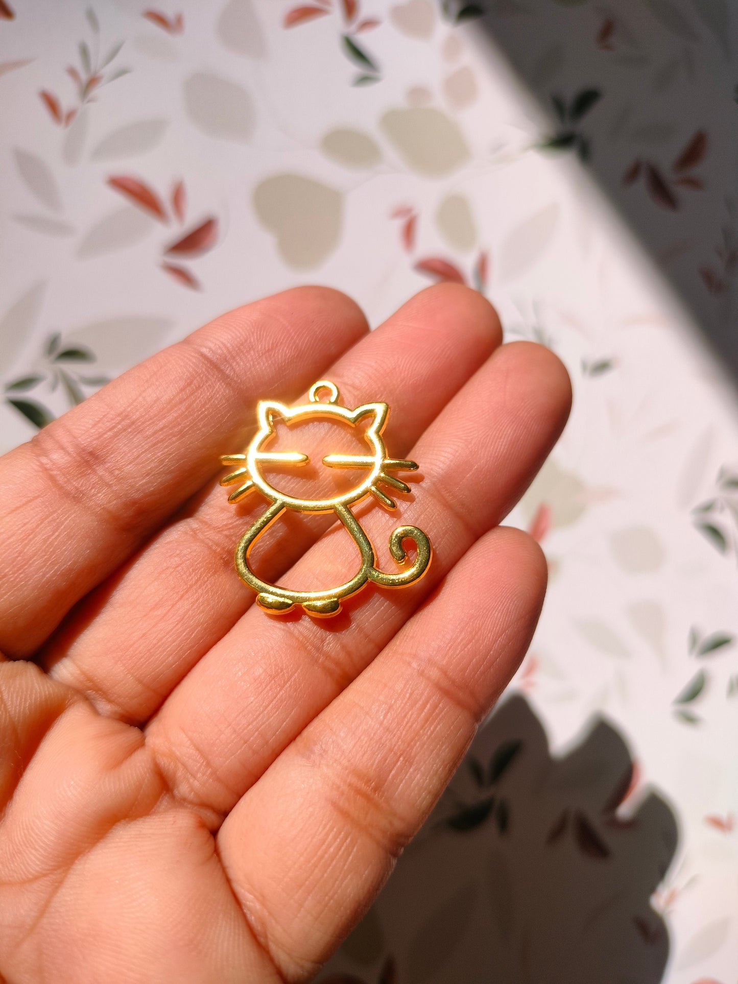 Hollow Cat small 1 Bezel | 28*25 mm |Pendant Charm| Resin Alloy Jewelry Making