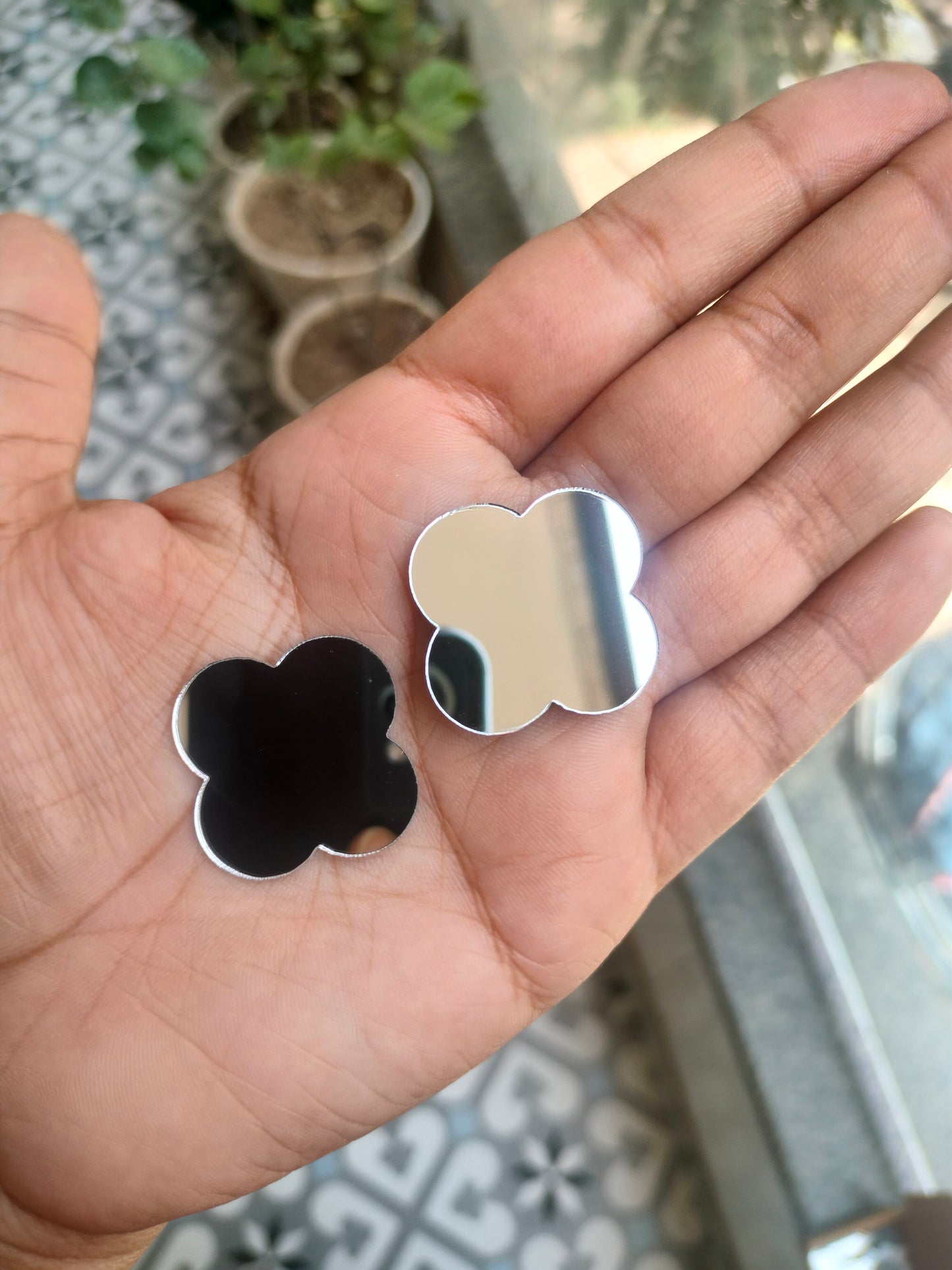 Clover Acrylic Mirror Cutout 25 mm (Set of 50 pc)