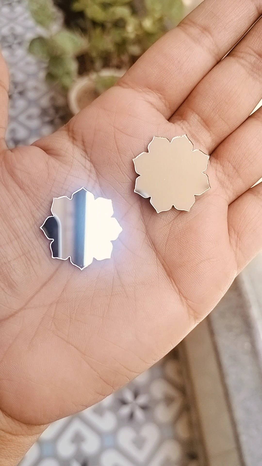 Lotus Acrylic Mirror Cutout 25 mm (Set of 50 pc)