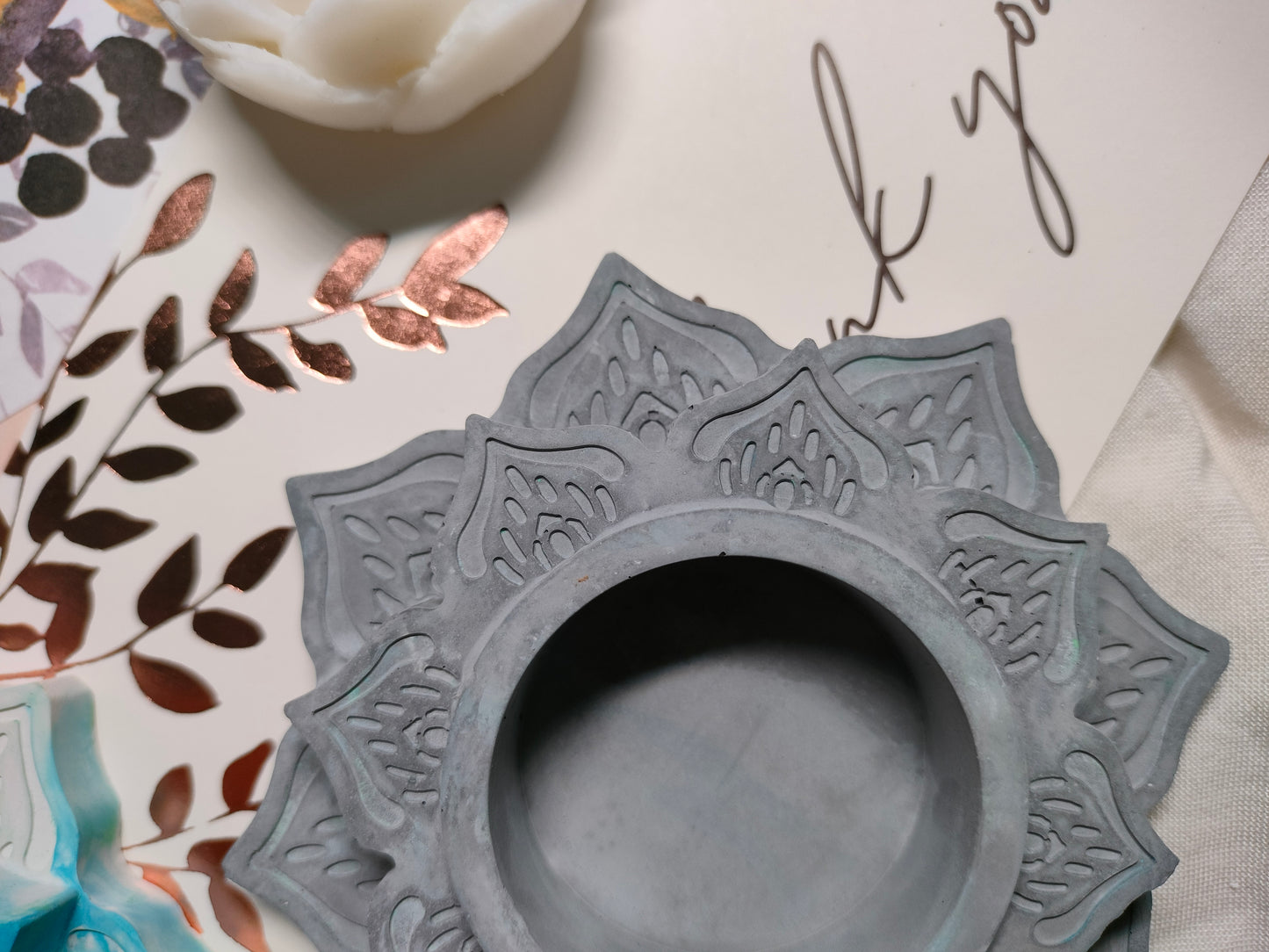 Grey Mandala T-light Holder
