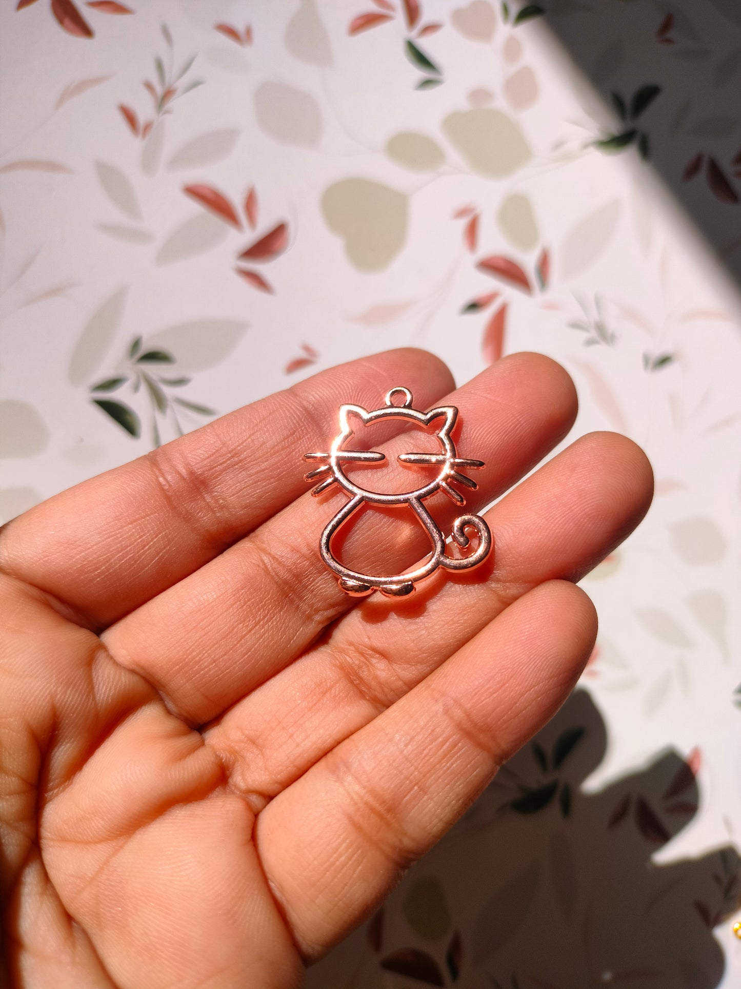 Hollow Cat small 1 Bezel | 28*25 mm |Pendant Charm| Resin Alloy Jewelry Making