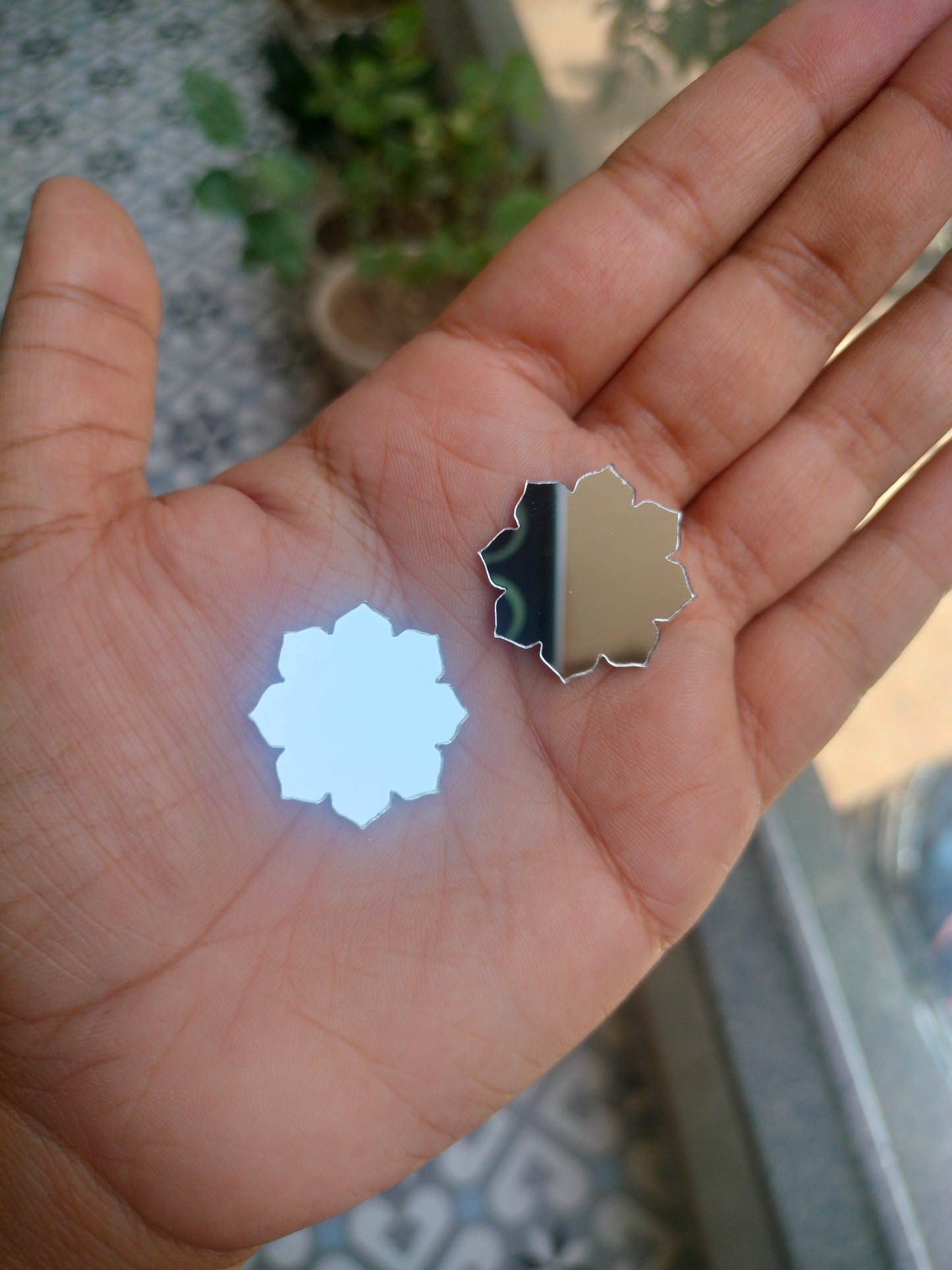 Lotus Acrylic Mirror Cutout 25 mm (Set of 50 pc)