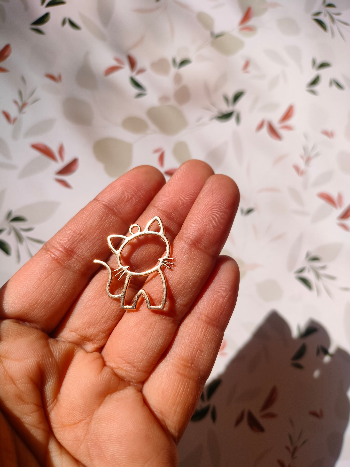 Hollow Cat small 2 Bezel | 27*25 mm |Pendant Charm| Resin Alloy Jewelry Marking