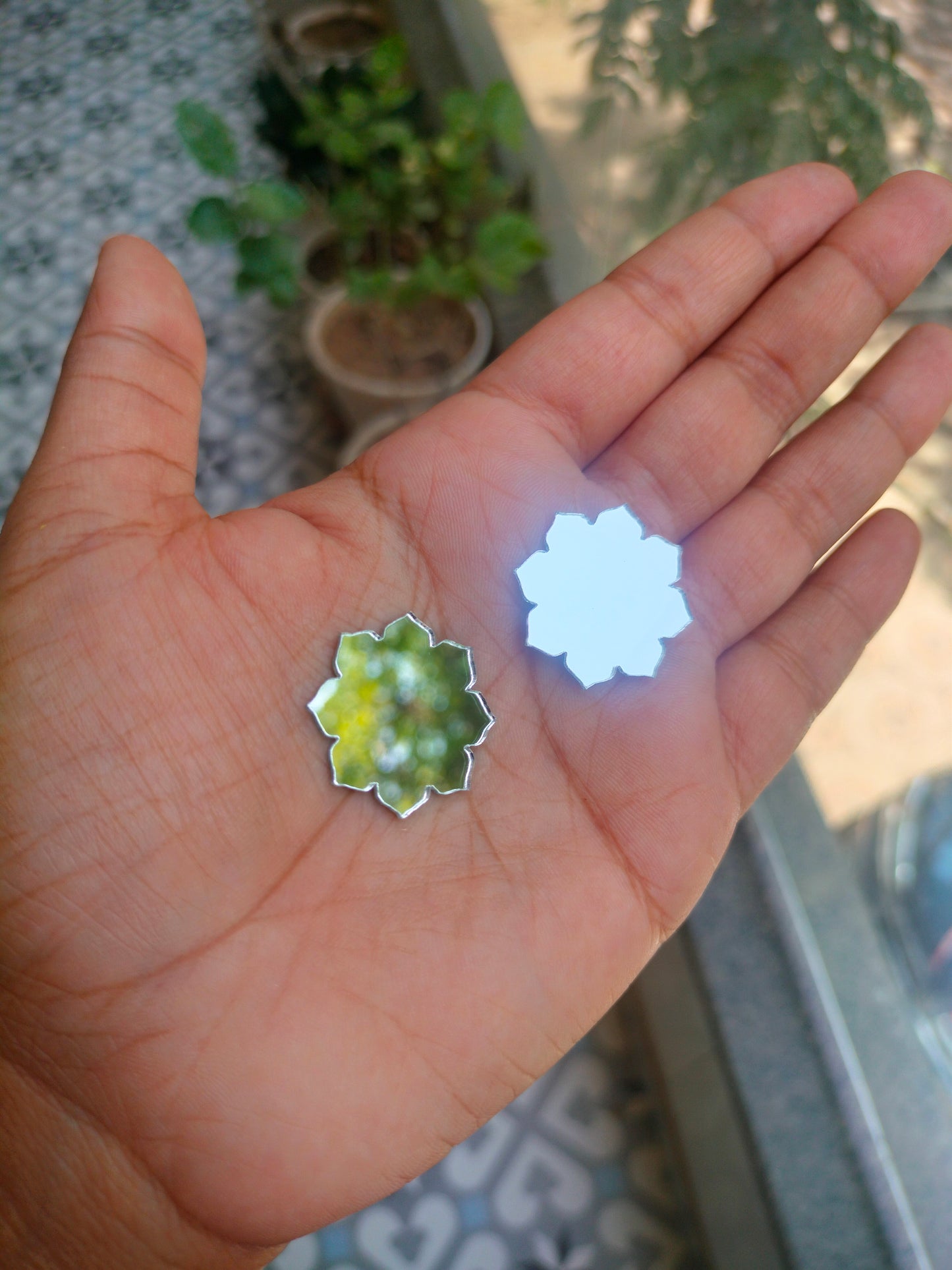 Lotus Acrylic Mirror Cutout 25 mm (Set of 50 pc)