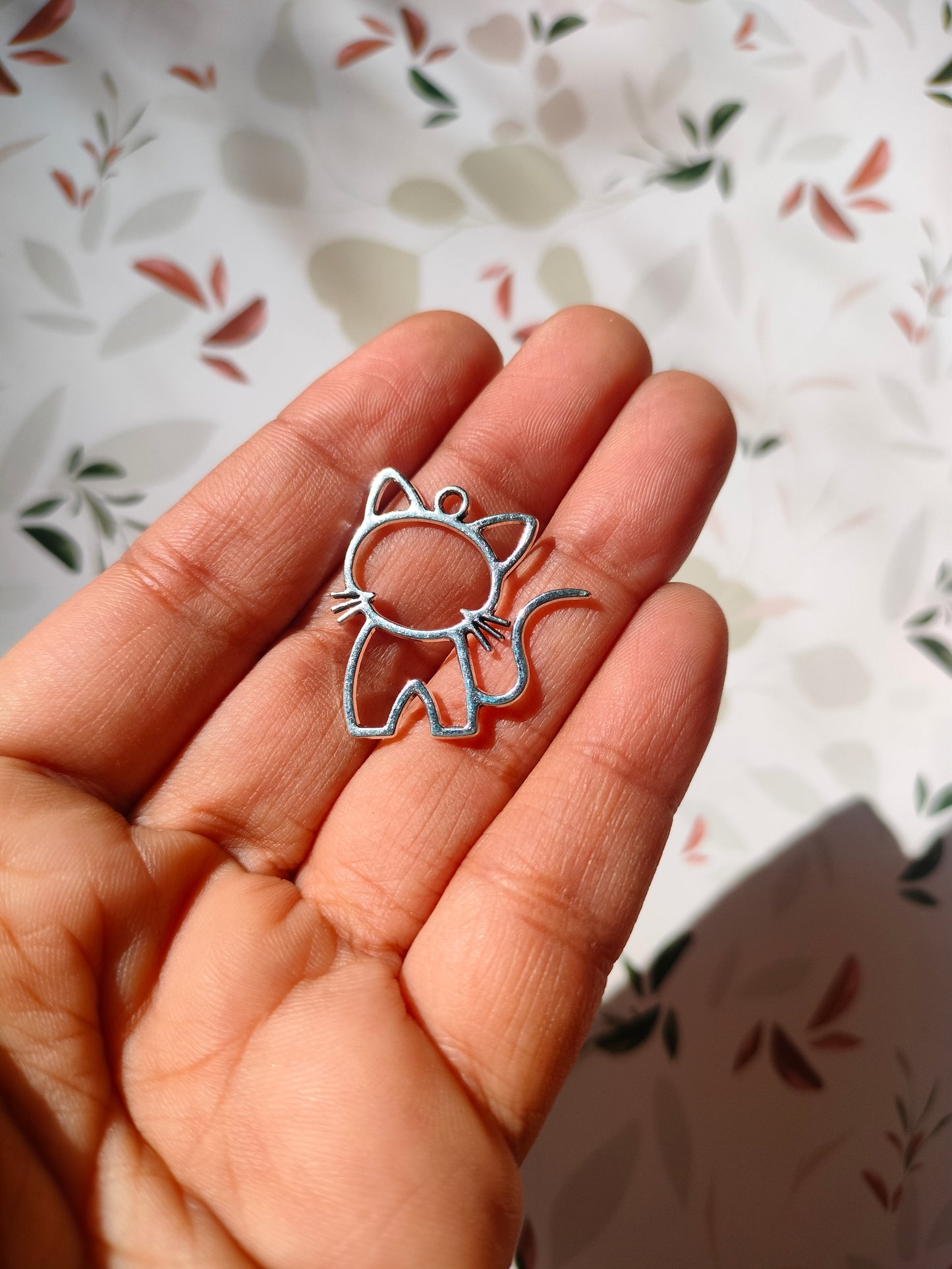 Hollow Cat small 2 Bezel | 27*25 mm |Pendant Charm| Resin Alloy Jewelry Marking