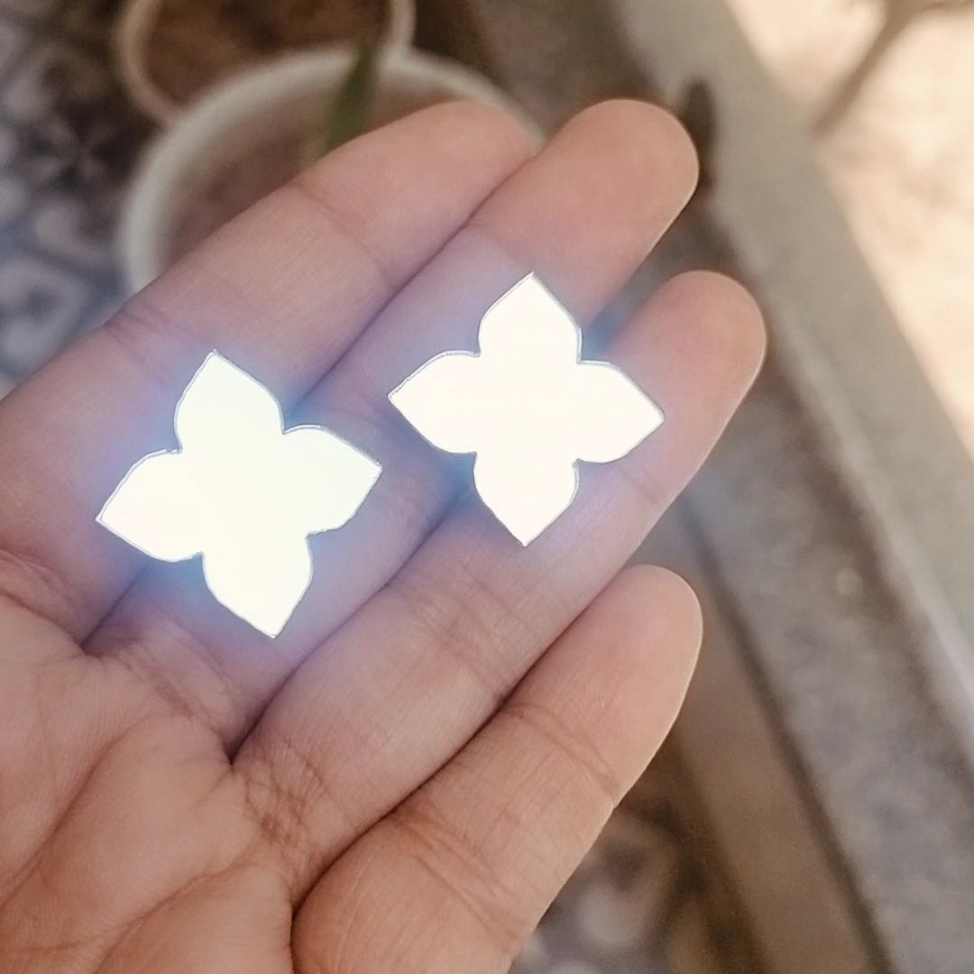 4 petal Flower Acrylic Mirror Cutout 25 mm (Set of 50 pc)