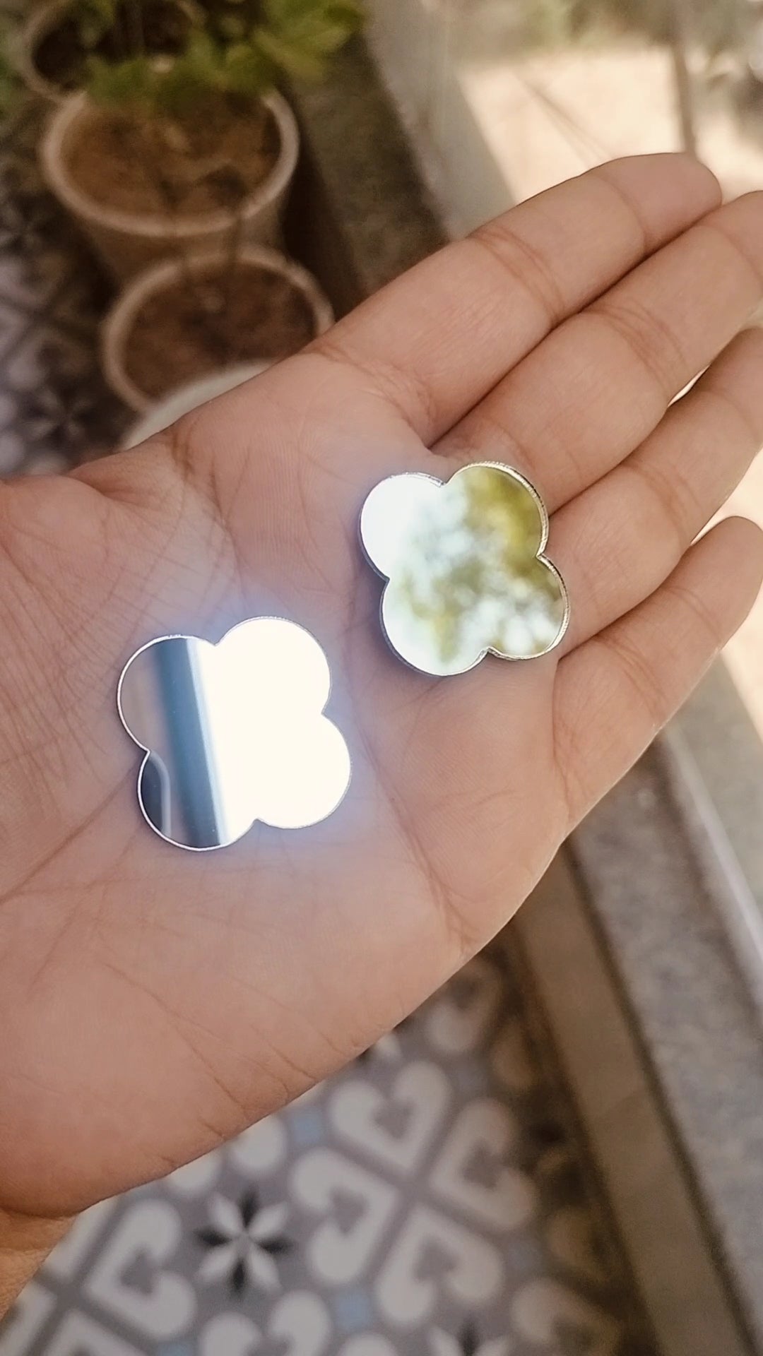 Clover Acrylic Mirror Cutout 25 mm (Set of 50 pc)