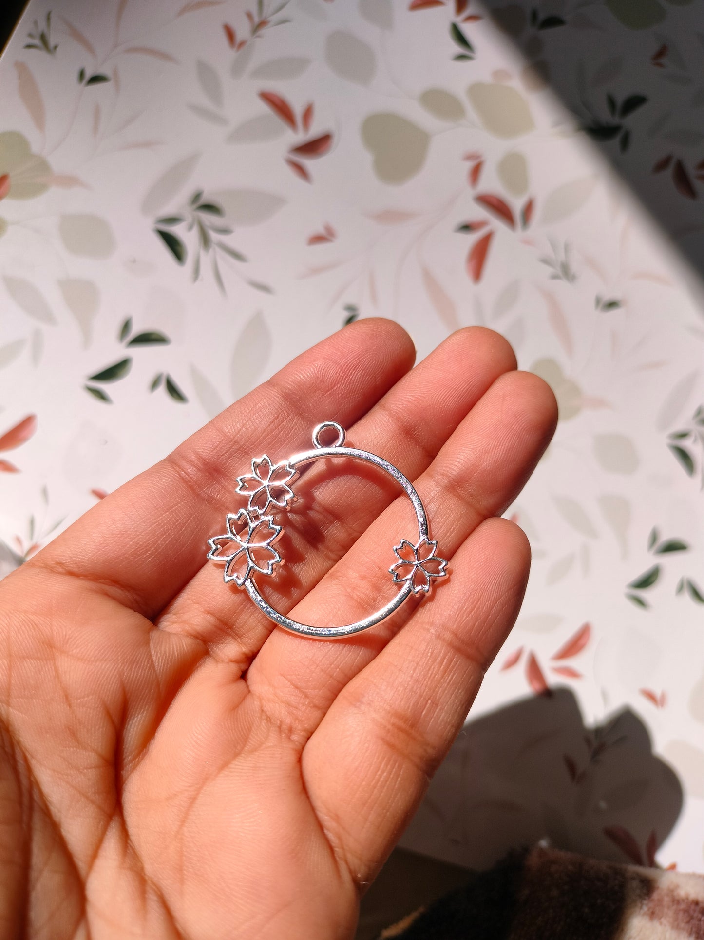 Floral Pendant | 30*25 mm |Pendant Charm| Resin Alloy Jewelry Making